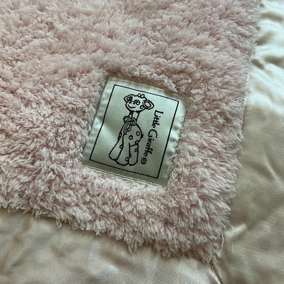 Little Giraffe Baby Blanket Chenille Satin Trim Stroller Blanket two tone - Picture 2 of 10